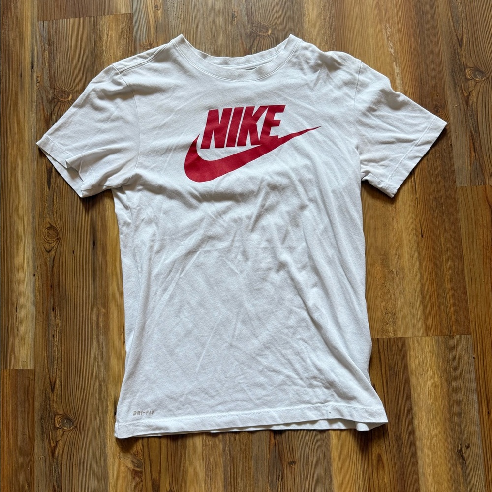 Nike Men's Tee in White with Red Logo